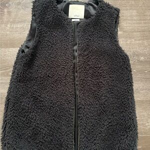 Aritzia Wilfred BlackTextured Vest